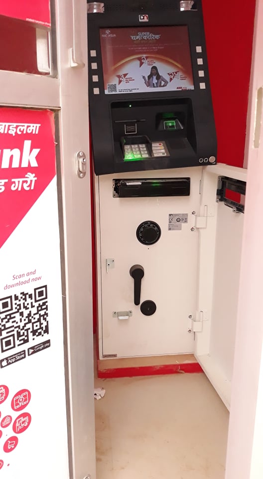 धनगढी स्थित एनआईसी एसिया बैंकको एटिएम तोडफोड