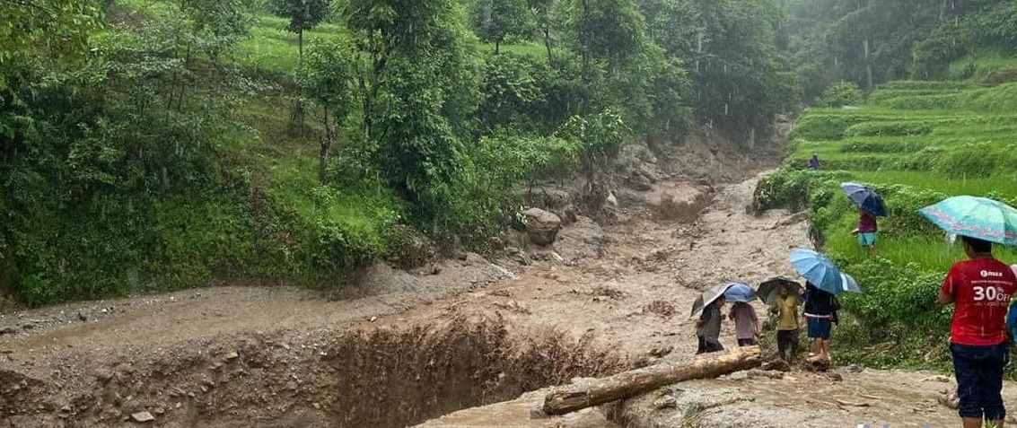 पहिरोमा चार घर पुरिए, एकजनाको मृत्यु