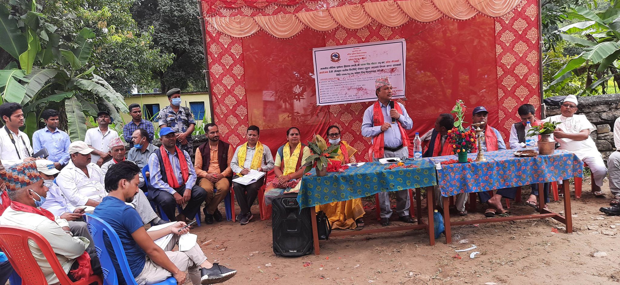 लिपना – गाईबाधे सडक खण्डमा मन्त्री बोहराद्वारा काम शु्भारम्भ