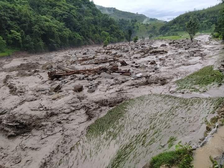 अछाम पहिरो अपडेटः उद्धारका लागि अछाम पुगेको हेलिकप्टर फिर्ता