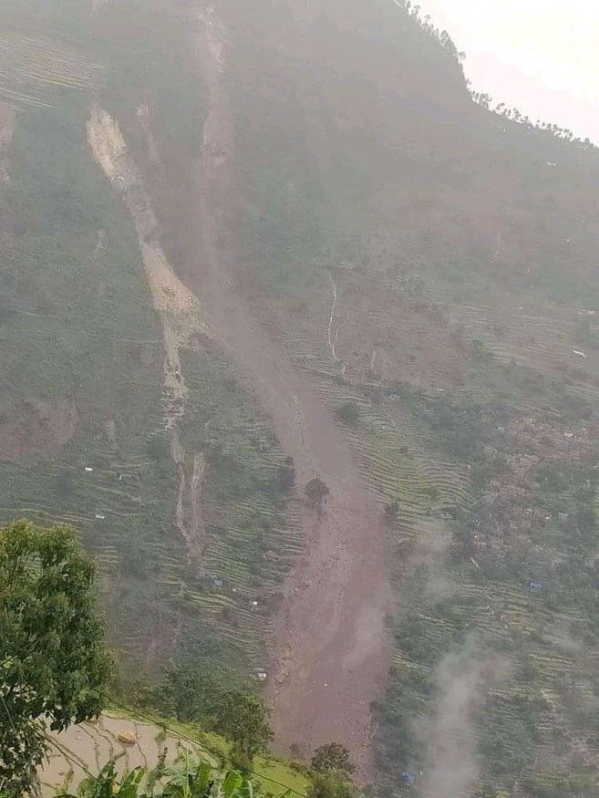 बाढी पहिरोमा परेर देशभर १ सय १७ को मृत्यु, ३२ बेपत्ता