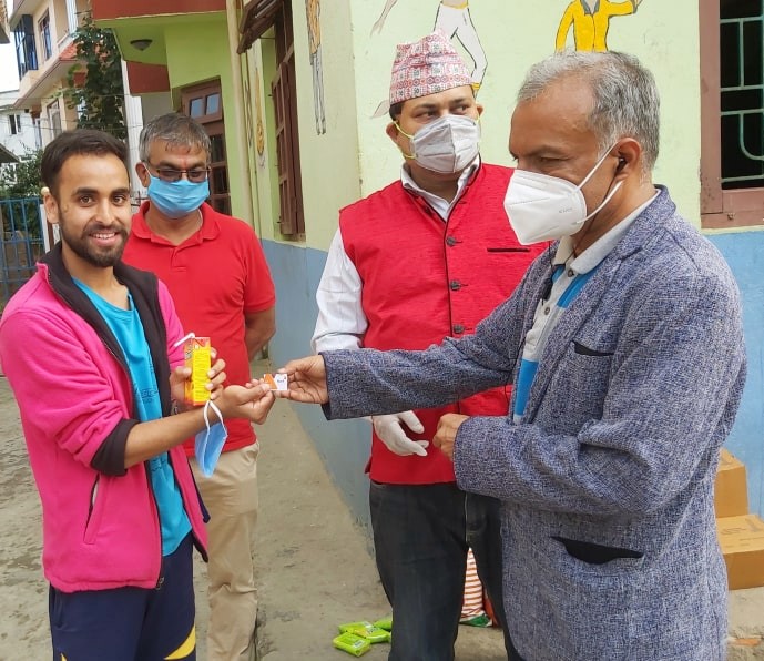 सात सय सञ्चारकर्मीलाई भण्डारीले दिए स्वास्थ्य– सौन्दर्य सामाग्री