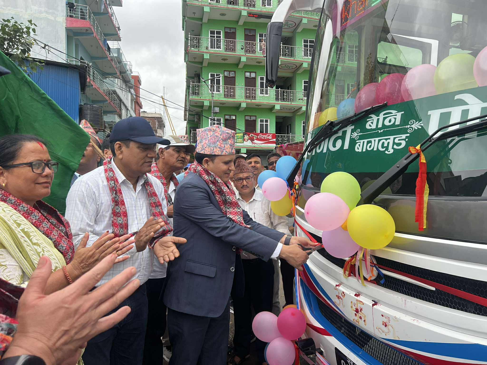 आजदेखि धनगढी – पोखरा स्तरीय भिआईपी सोफा एसी बस संचालनमा