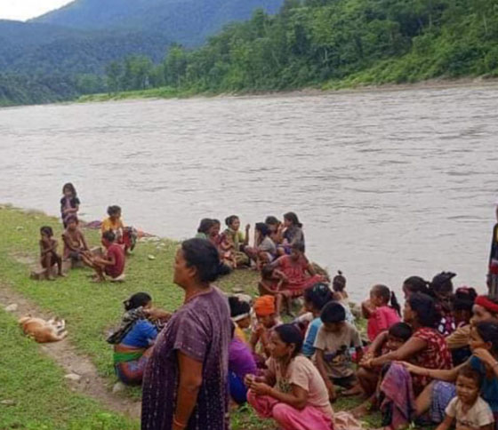 कर्णालीमा डुङ्गा पल्टिएर वेपत्ता भएकी महिलाको शव भेटियो