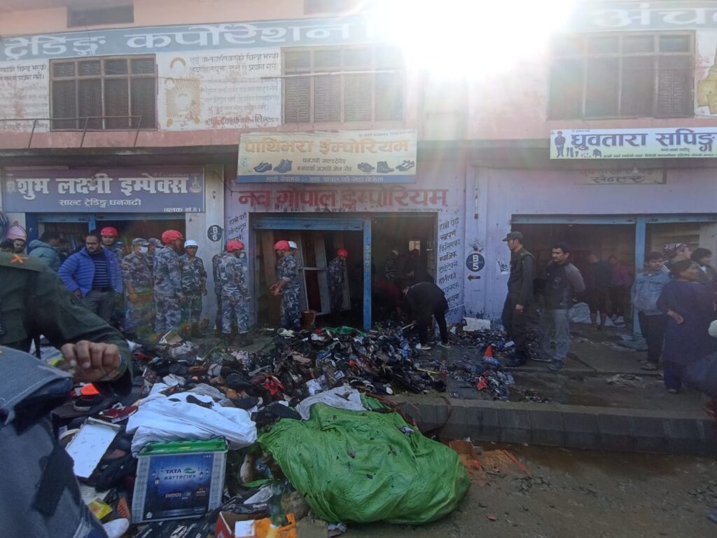 धनगढी स्थित पाथिभरा इन्पेरियममा आगलागी, करिव एक करोड क्षेति भएको अनुमान