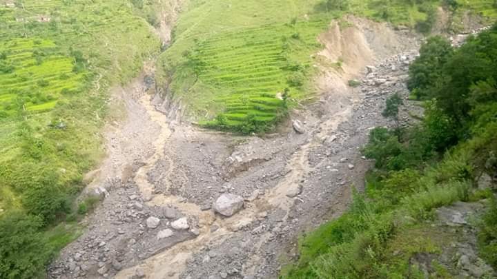 दुई दशक देखि पहिरोको उच्च जोखिममा बाजुराका दुई बस्ती