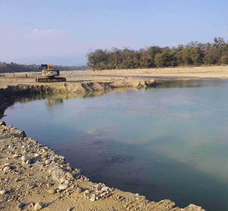 नदीजन्य पदार्थको अबैध दोहन भएको आशंकामा नदीको अनुगमन