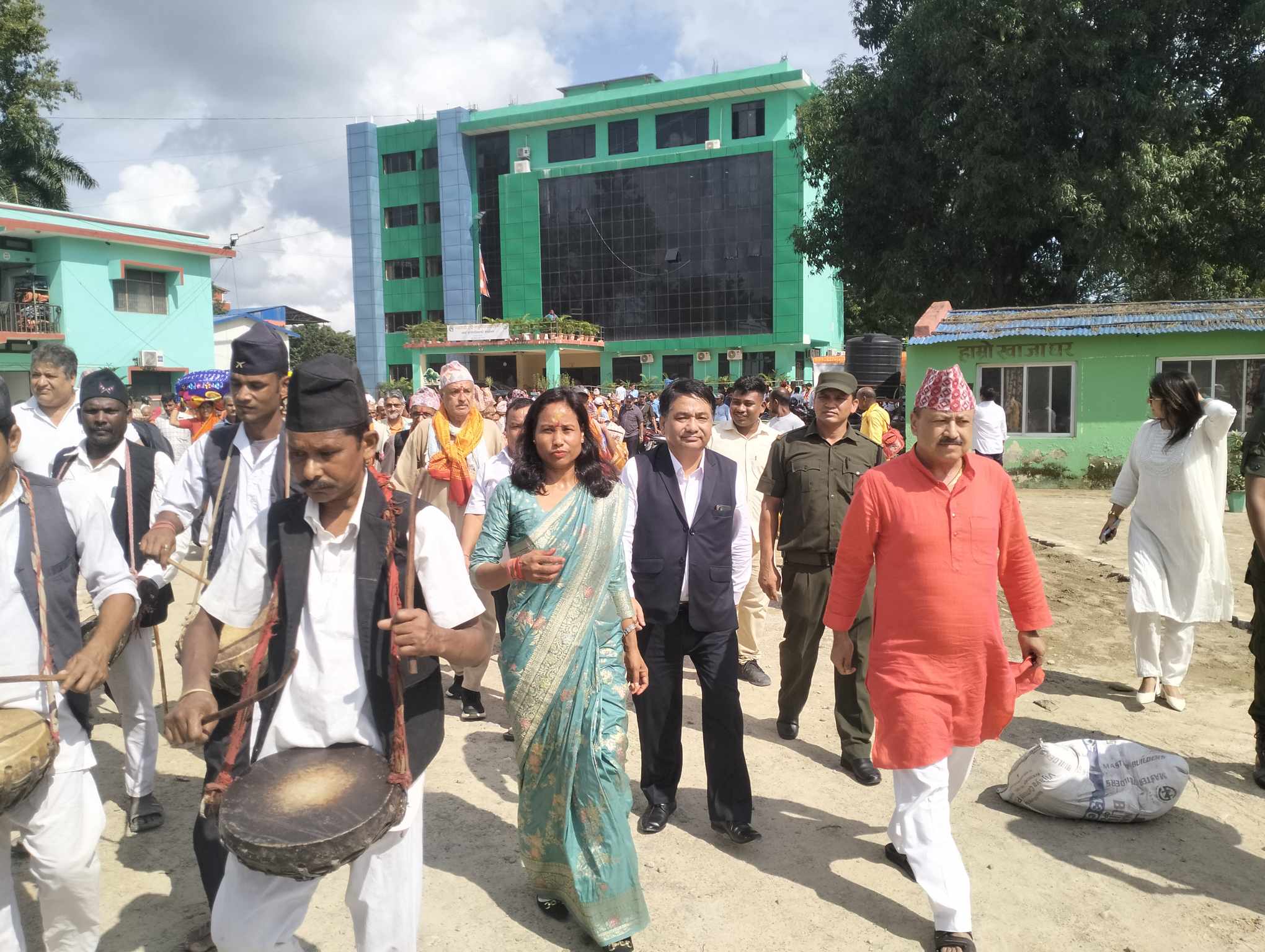 धनगढीले पठायो १९० जना वृद्ध, वृद्धालाई तिर्थयात्रा