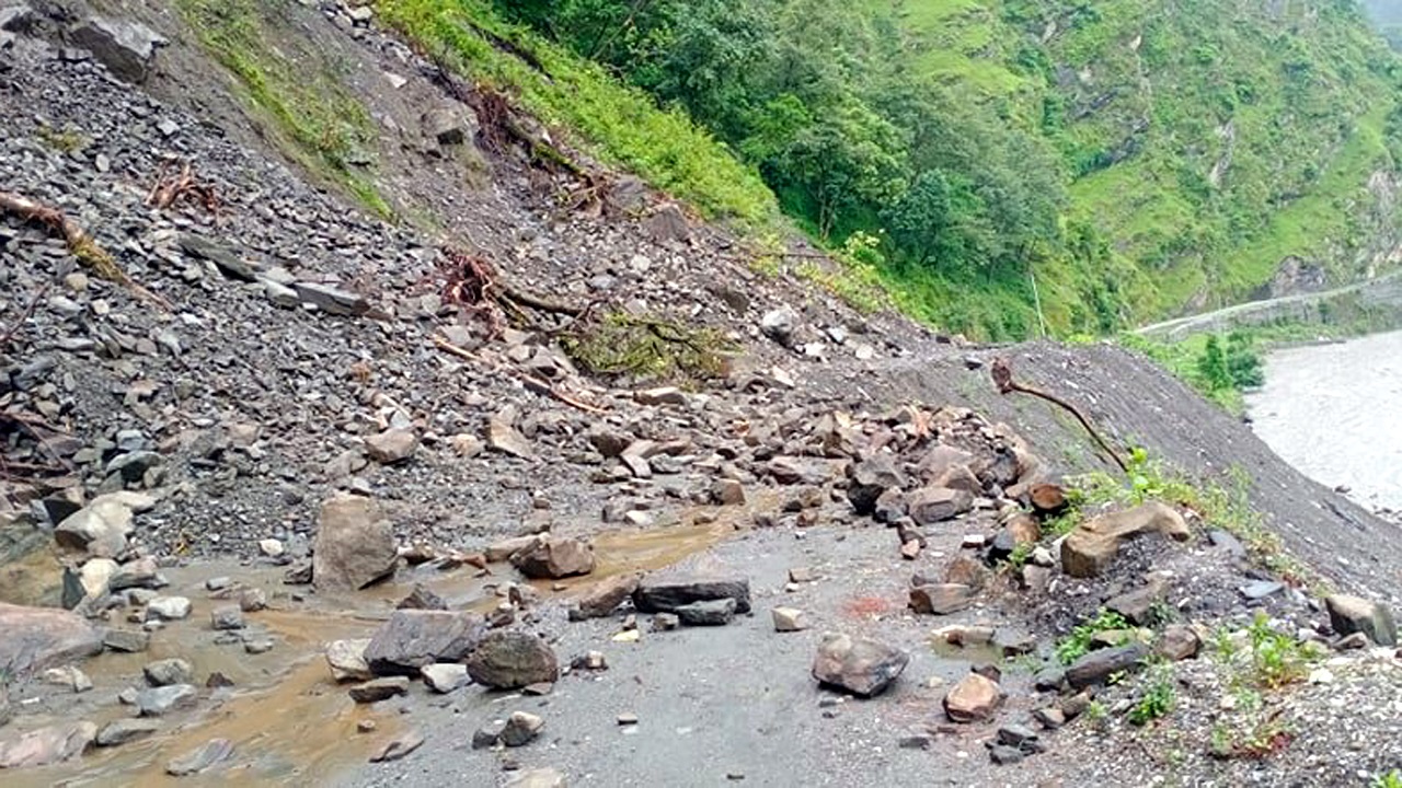 जयपृथ्वी राजमार्ग अवरूद्ध