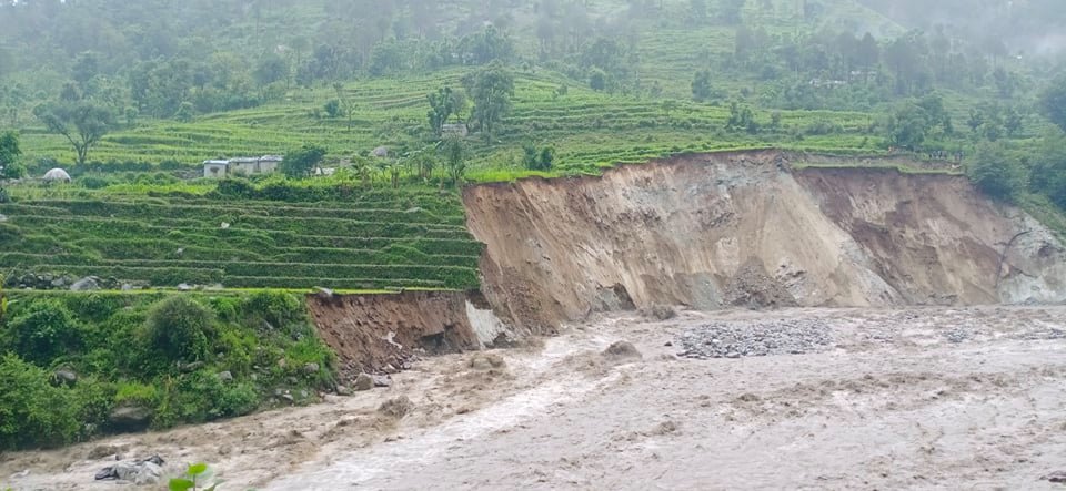 दशै आउन झण्डै आधा महिना मात्र बाँकी रहँदा पनि बाजुरा सडक खुलेन