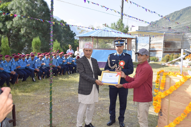 जग्गादातालाई प्रहरीले गर्‍यो सम्मान