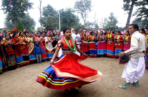 थारु वस्तीमा माघी र नयाँ बर्षको रौनक