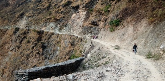 तिङ्कर सडक निर्माणको ठेक्का सम्झौता तोडियो