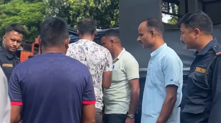 कञ्चनपुरबाट दुई भारतीय प्रहरी नियन्त्रणमा